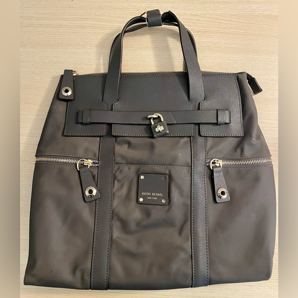 HENRI BENDEL Jetsetter Gray/Gold Nylon Convertible Backpack Crossbody Bag *READ*